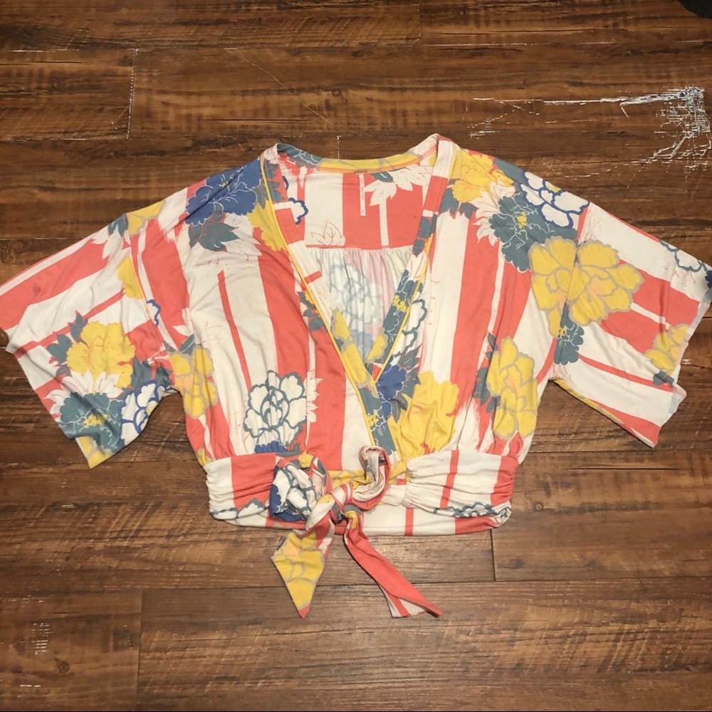 Free people tie front floral crop top